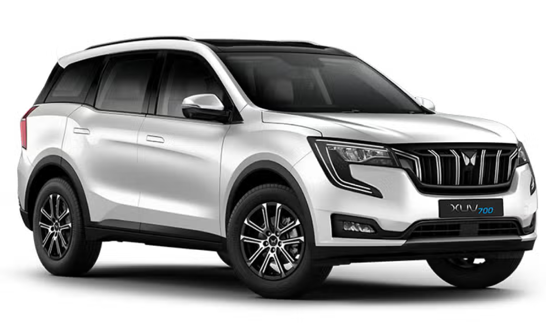 Mahindra XUV700 AX5 Select Petrol MT 7 STR (ESP)