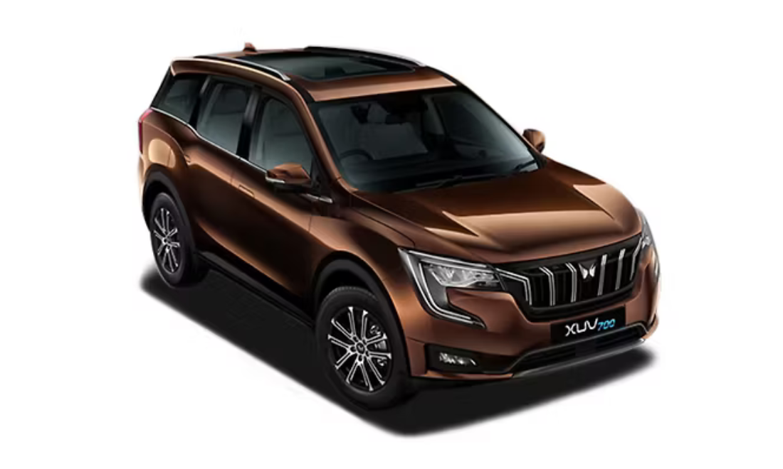 Mahindra XUV700 AX5 Select Petrol MT 7 STR
