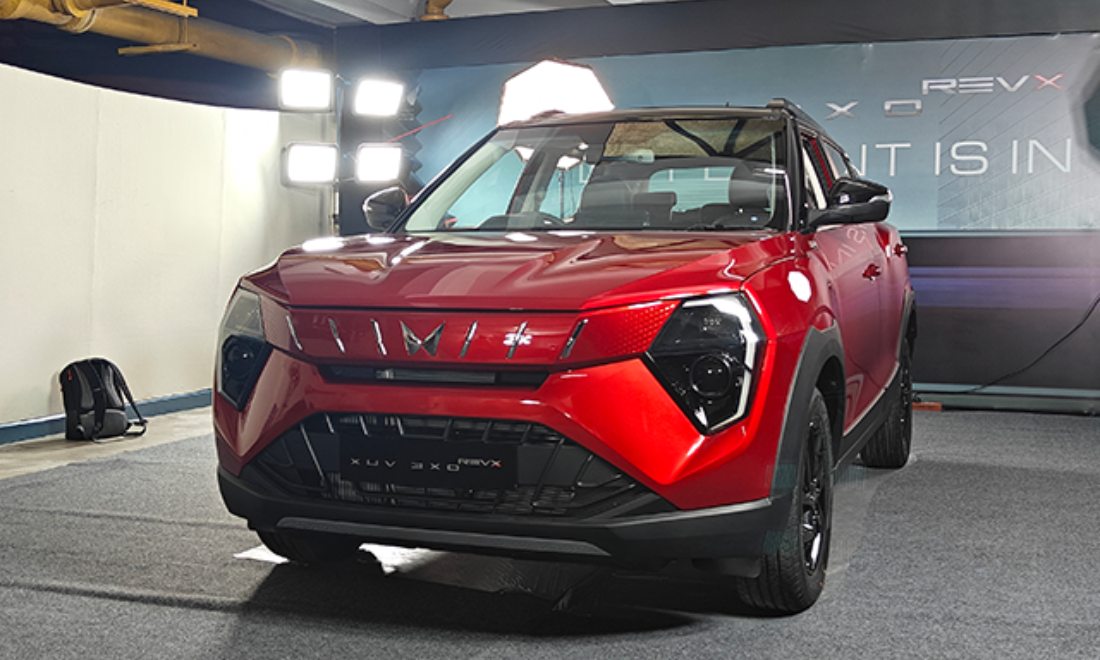 Mahindra XUV 3XO REVX M (O)1.2 Petrol